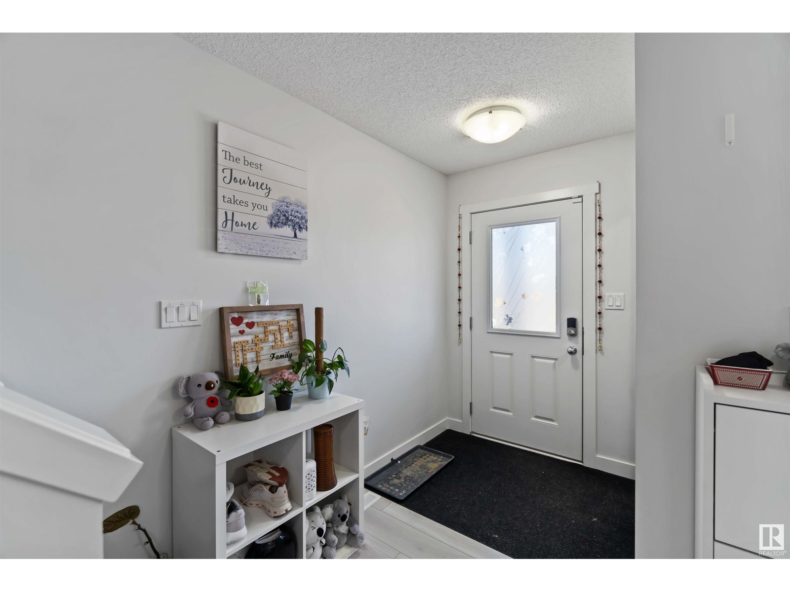 Property at 2603 14 AV NW image 4