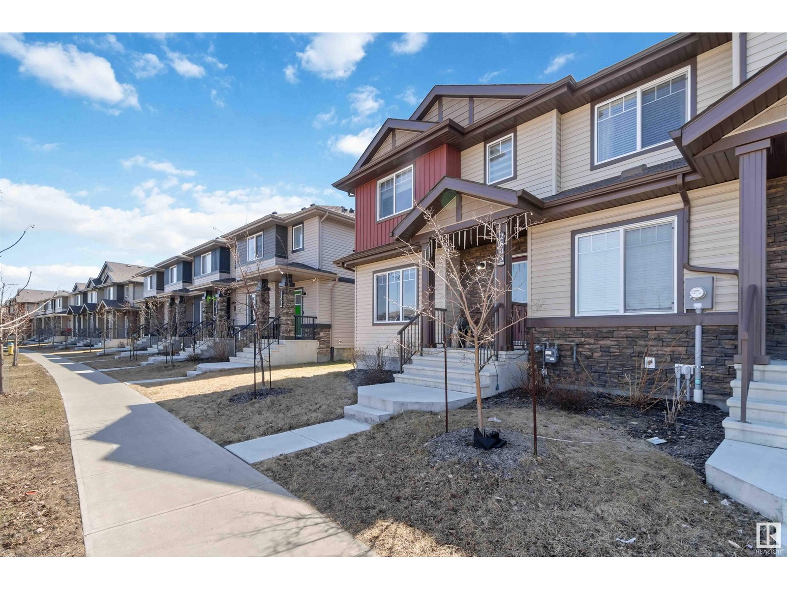 Property at 2603 14 AV NW image 3