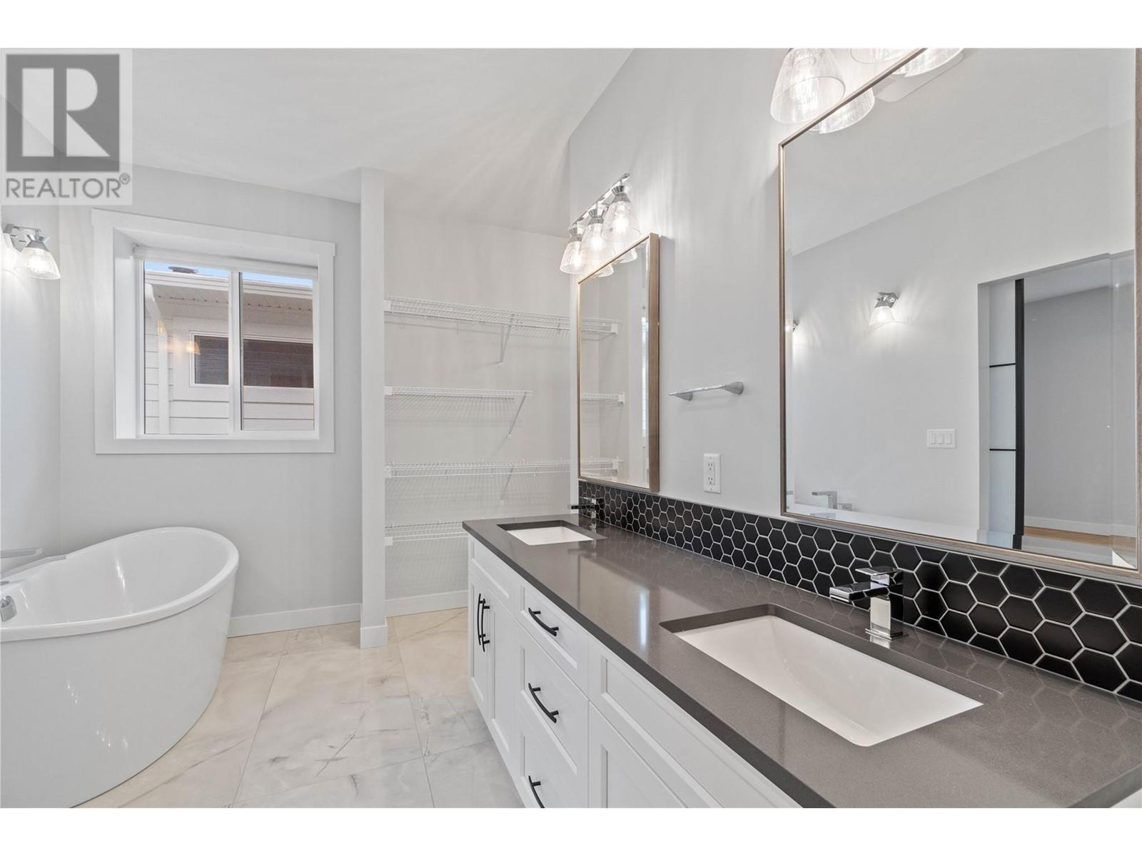 Property at 1840 10 Street SW Unit# 7 image 4