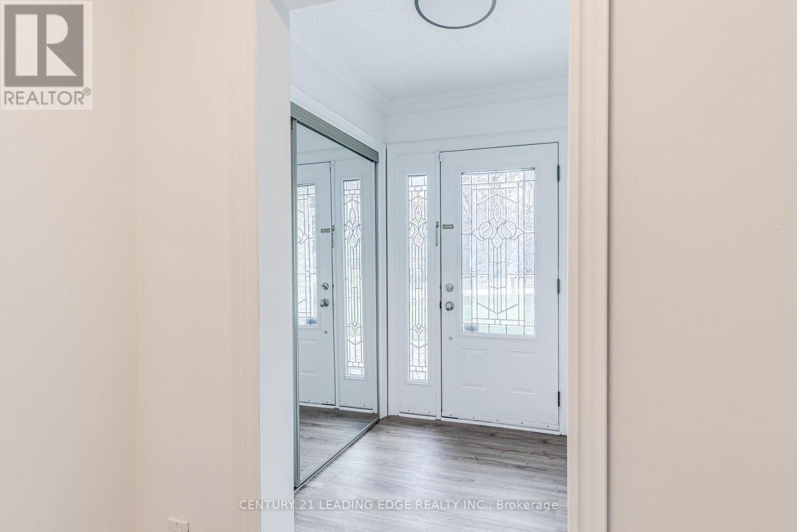 Property at 116 BROADVIEW AVENUE image 3