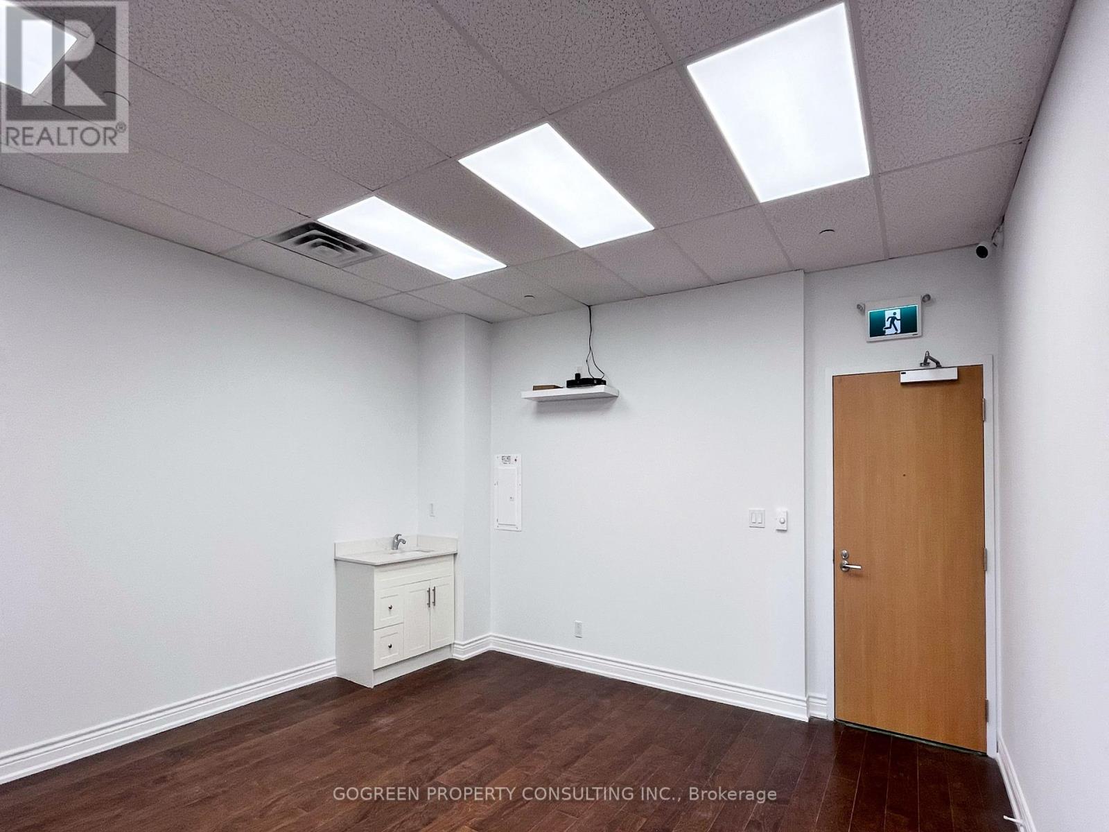 218 - 15 Wellesley Street W, Toronto, Ontario  M4Y 0G7 - Photo 8 - C12106604