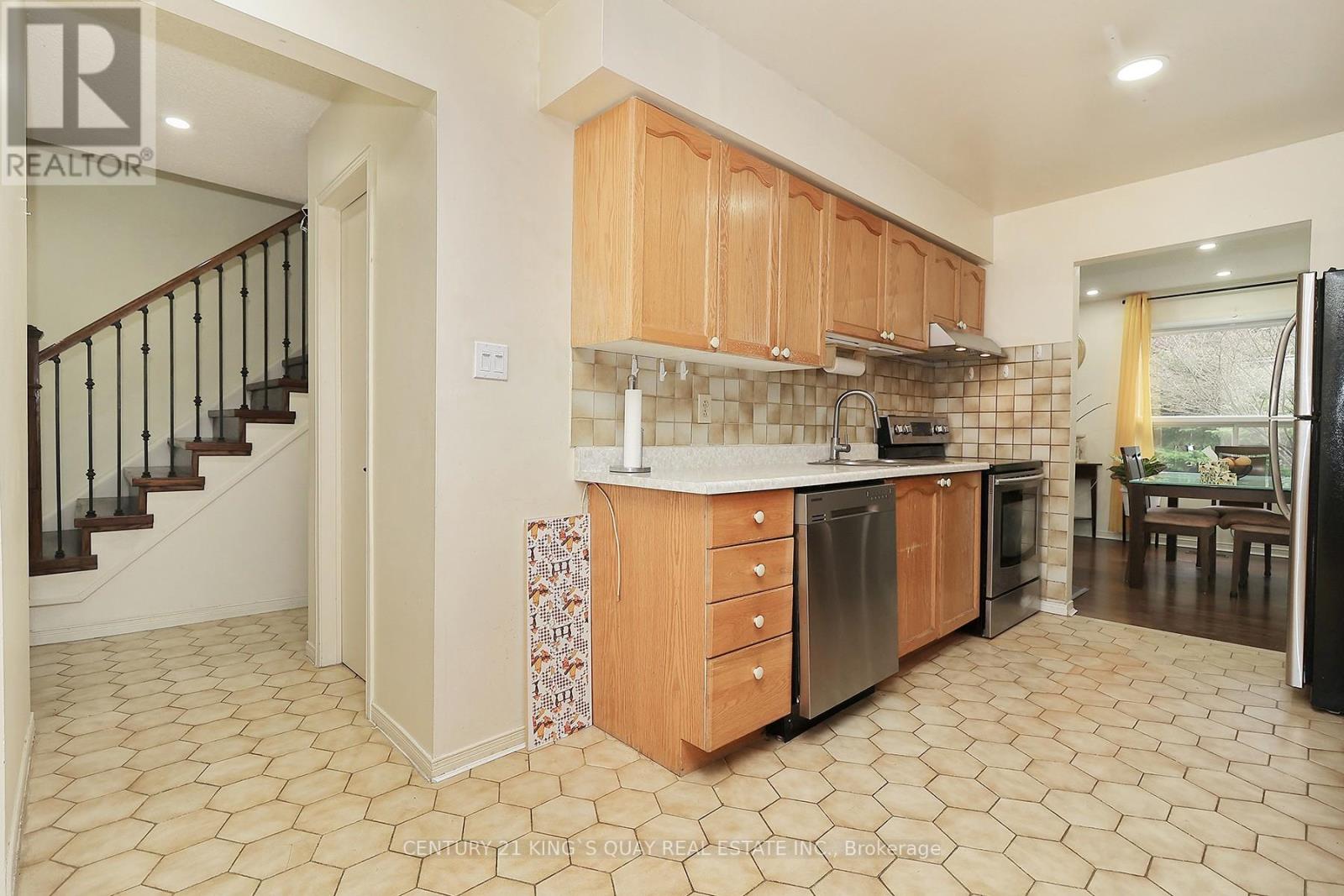 17 - 25 Whitecap Boulevard, Toronto, Ontario  M1M 2Y5 - Photo 15 - E12096030