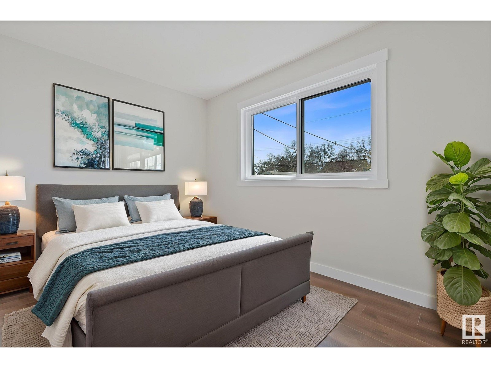 Property at 9809/9811 89 AV NW image 2