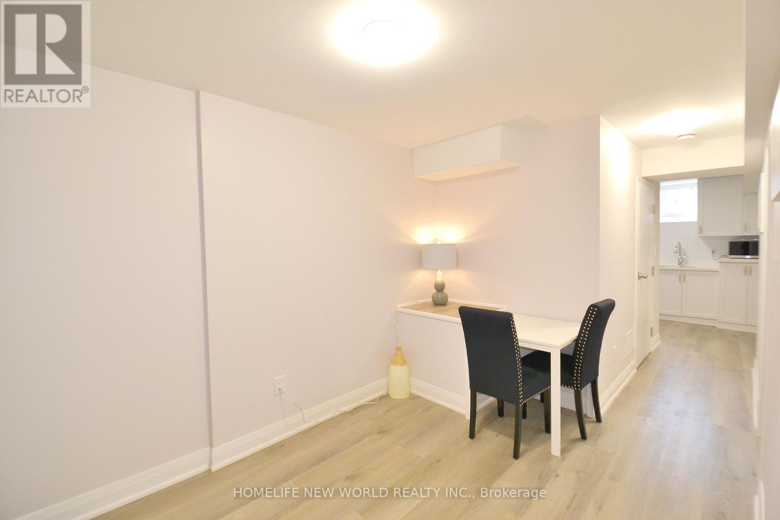 Lower - 27 Nightingale Street, Hamilton (Landsdale), Ontario  L8L 1R5 - Photo 3 - X12106626