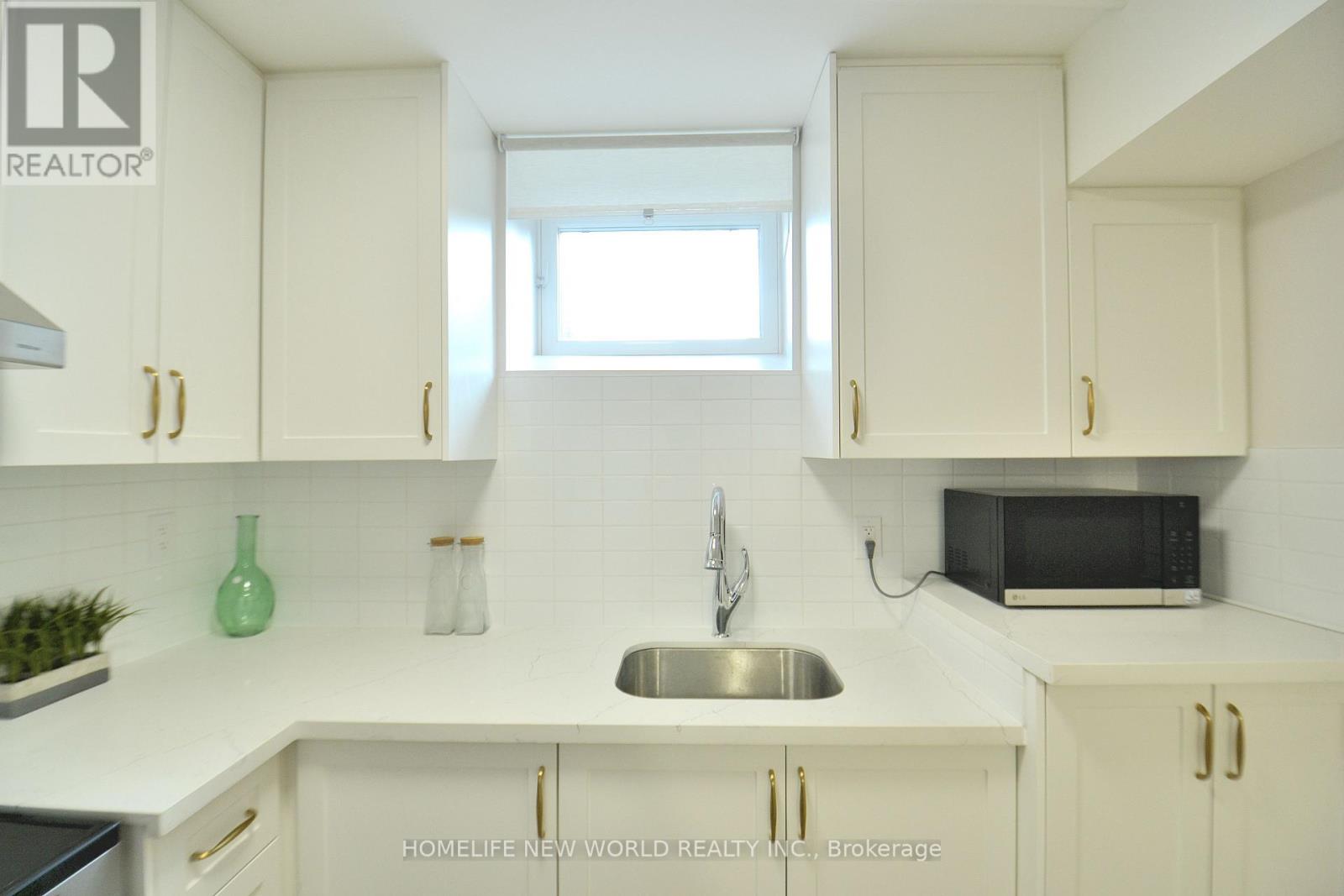 Lower - 27 Nightingale Street, Hamilton (Landsdale), Ontario  L8L 1R5 - Photo 6 - X12106626