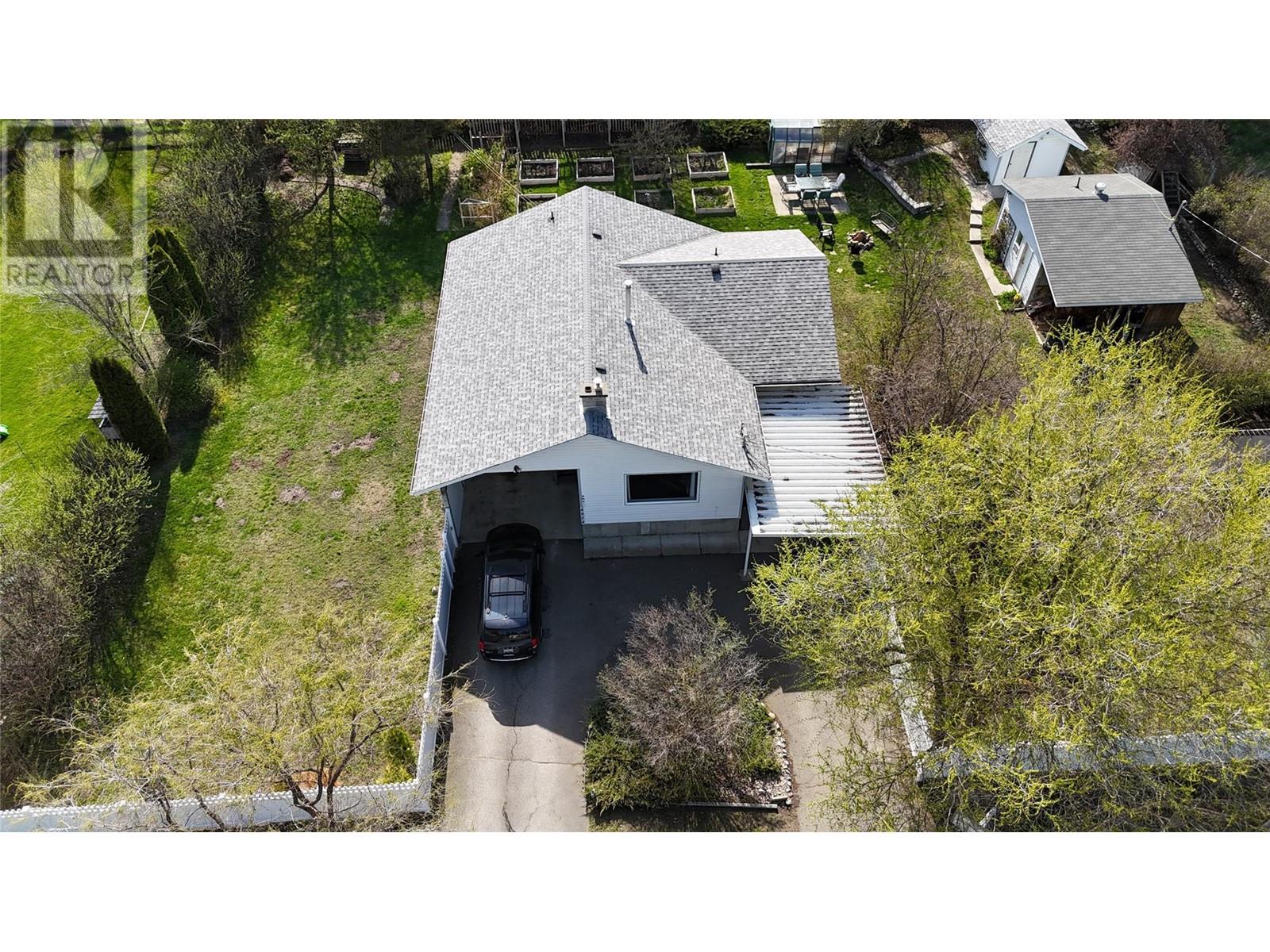 4975 VERNON Street, Grand Forks, British Columbia