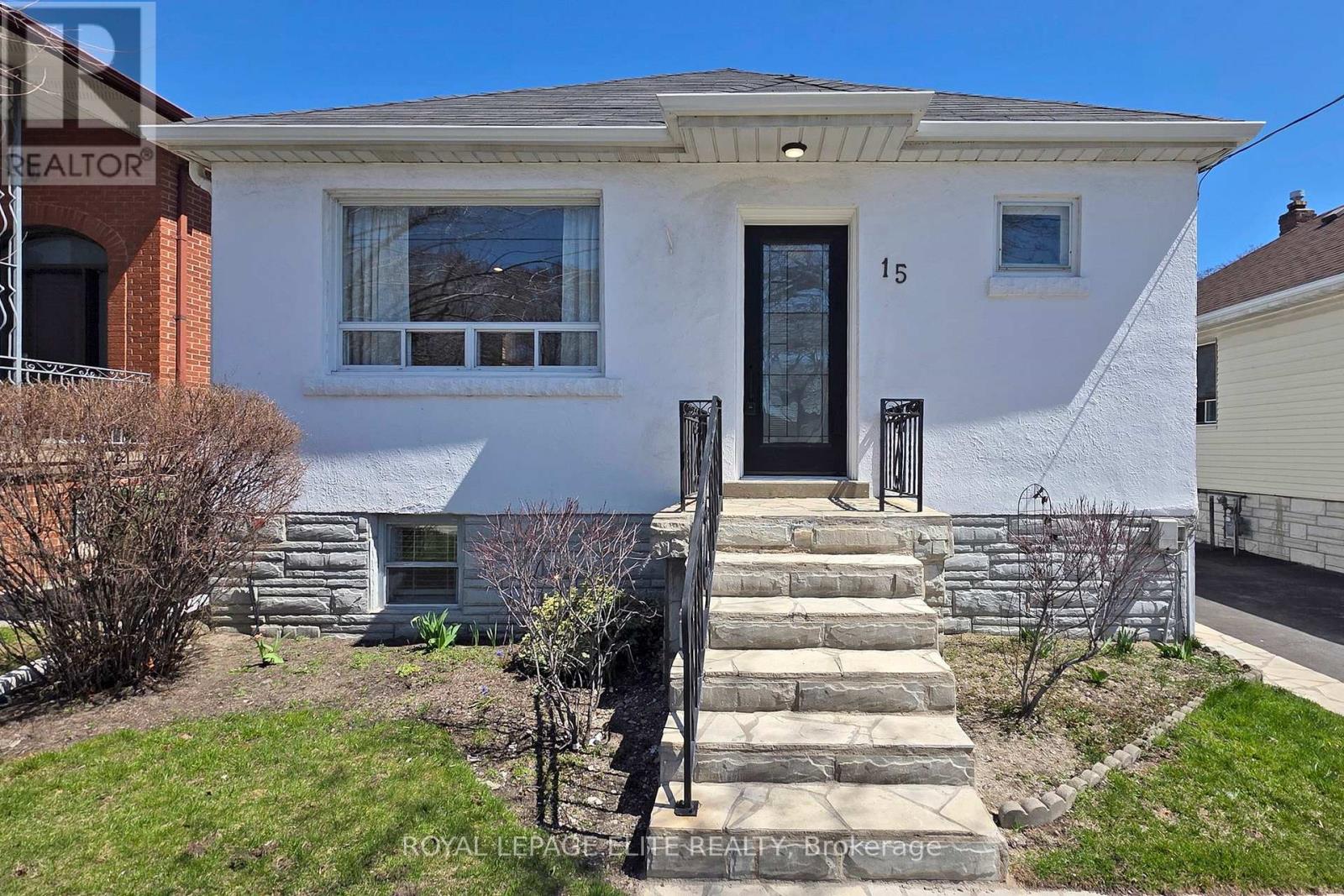 15 Stock Avenue, Toronto, Ontario  M8Z 5C3 - Photo 2 - W12090550