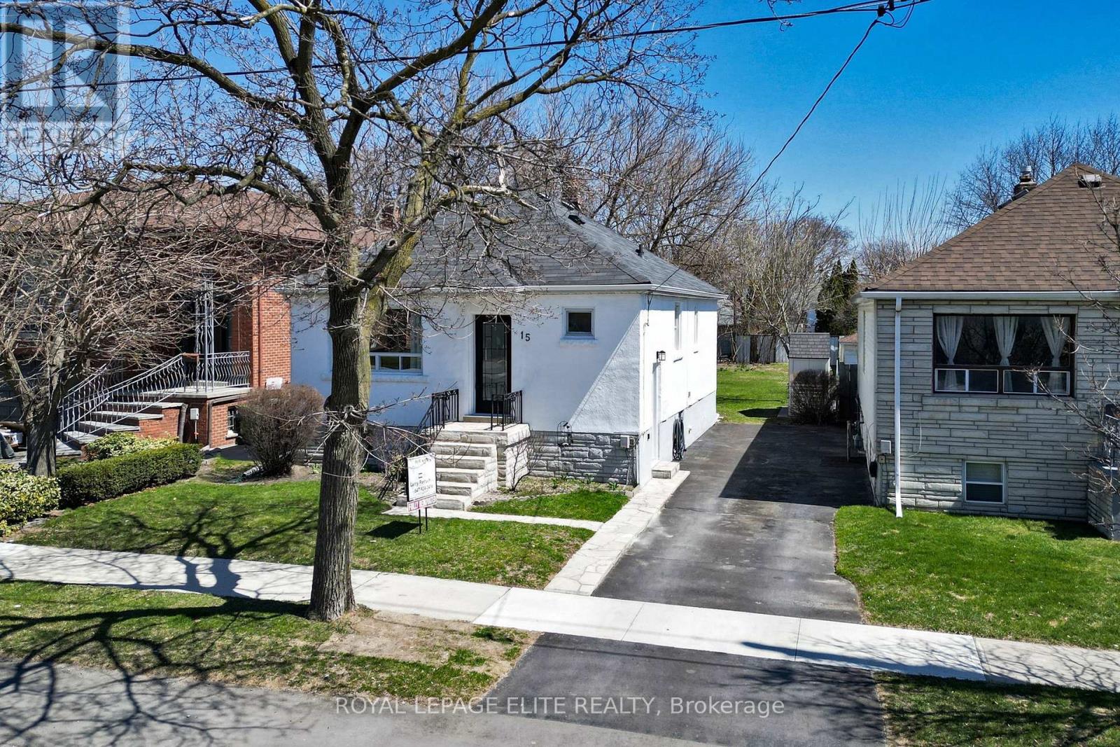 15 Stock Avenue, Toronto, Ontario  M8Z 5C3 - Photo 4 - W12090550