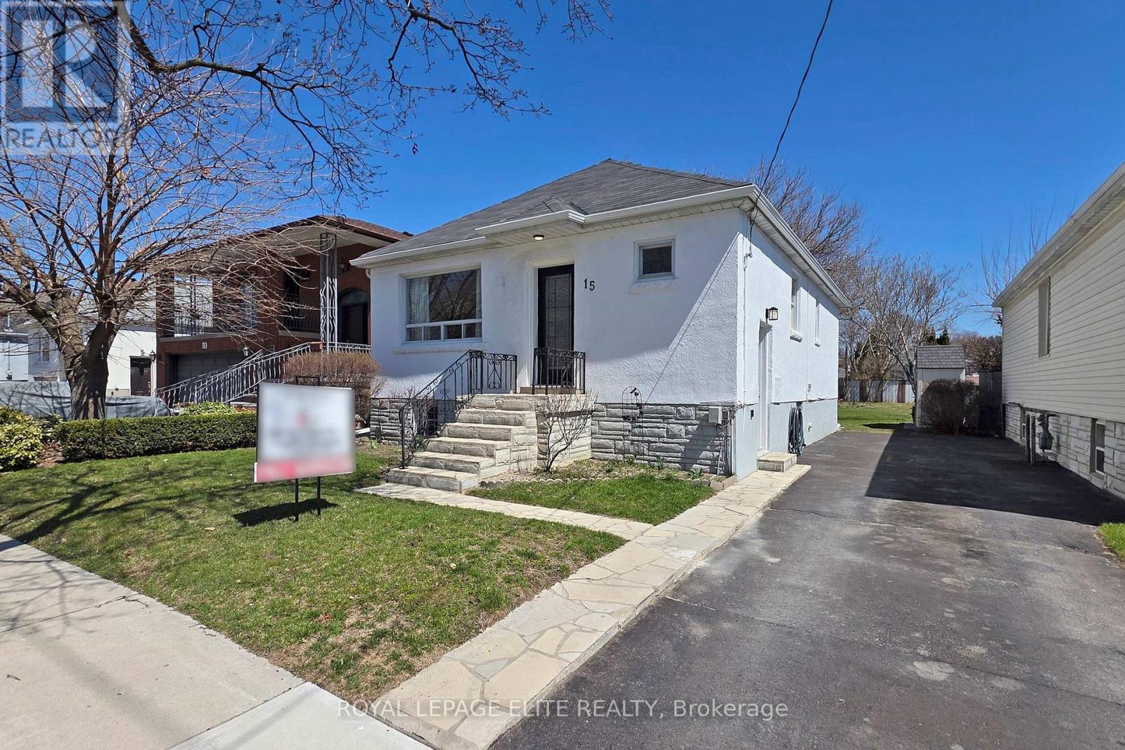 15 Stock Avenue, Toronto, Ontario  M8Z 5C3 - Photo 3 - W12090550