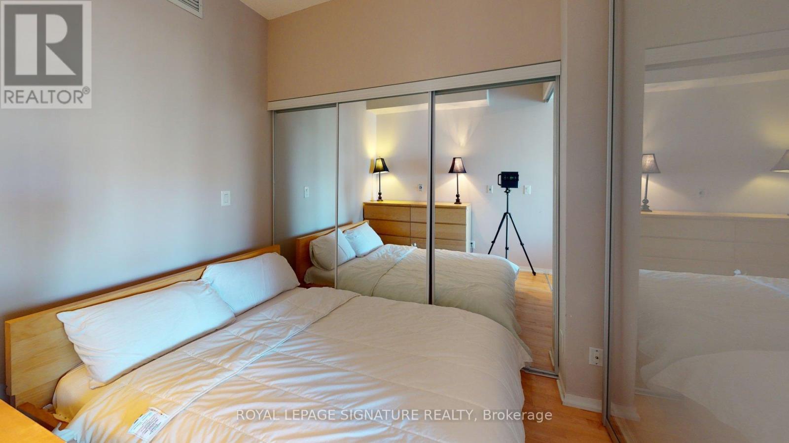 2306 - 55 Bremner Boulevard, Toronto, Ontario  M5J 0A6 - Photo 3 - C12106640