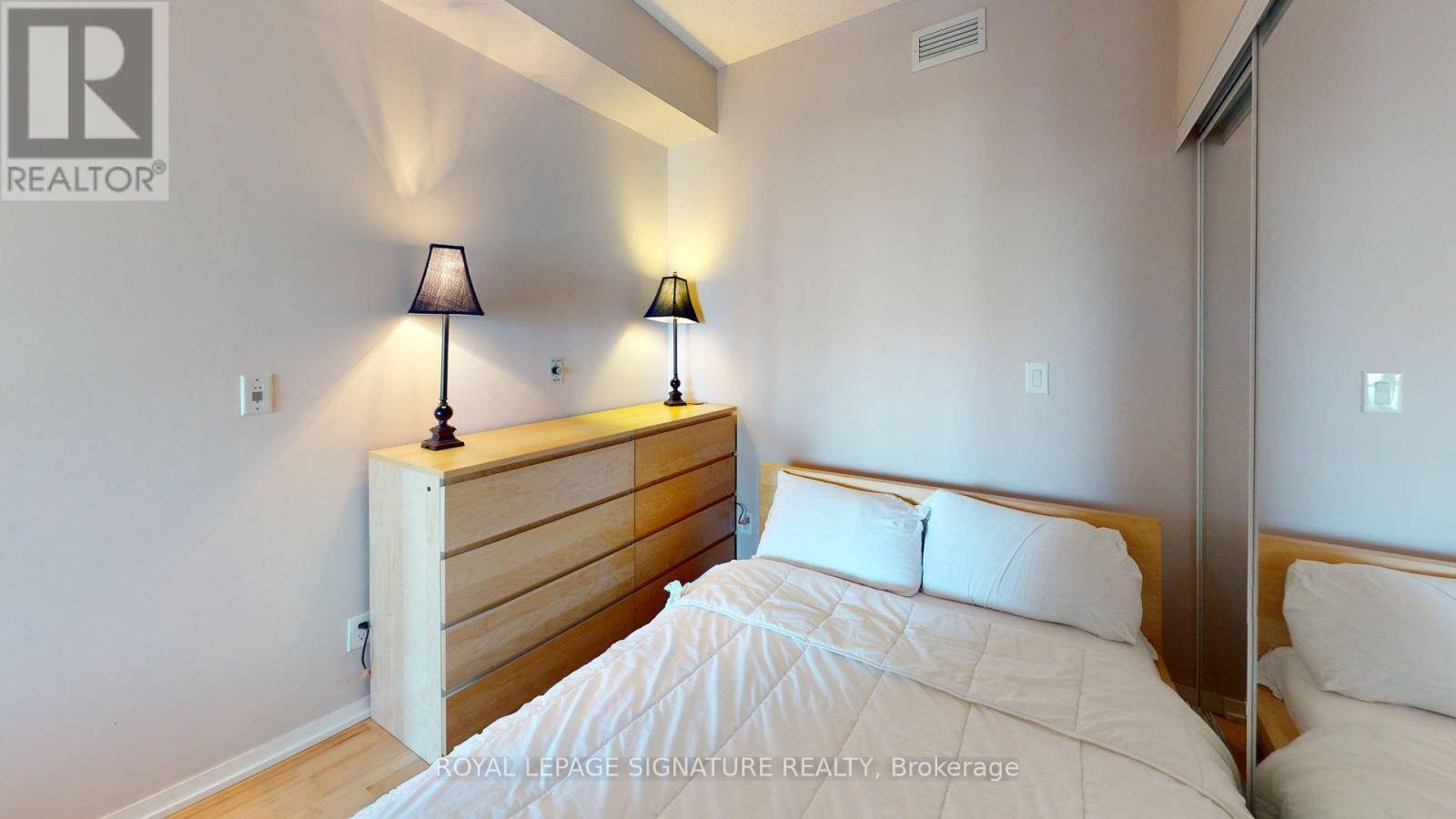 2306 - 55 Bremner Boulevard, Toronto, Ontario  M5J 0A6 - Photo 4 - C12106640
