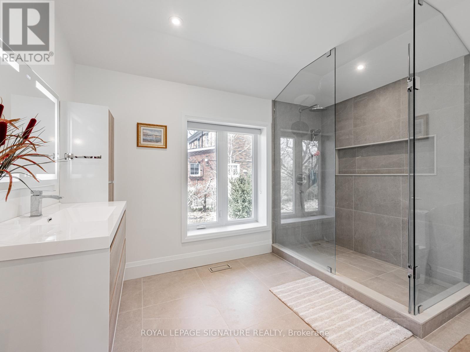 22 Yorkleigh Avenue, Toronto, Ontario  M9P 1Y4 - Photo 26 - W12106642