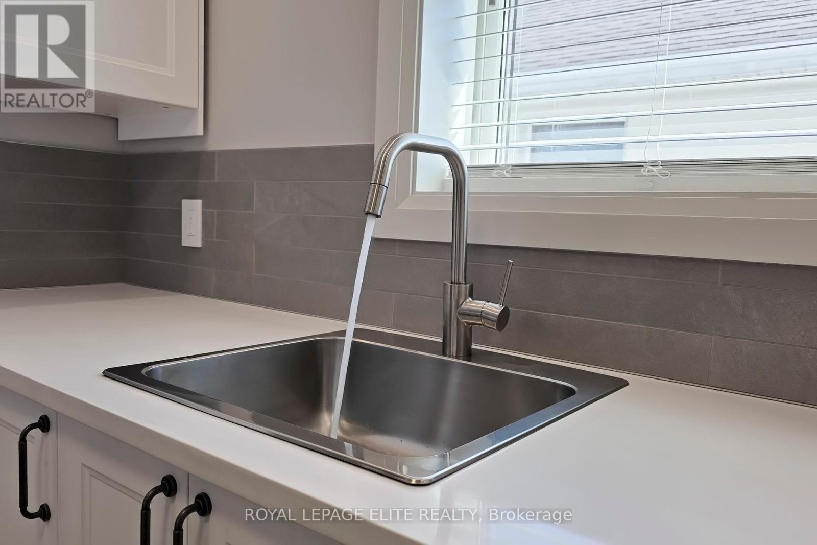15 Stock Avenue, Toronto, Ontario  M8Z 5C3 - Photo 21 - W12090550