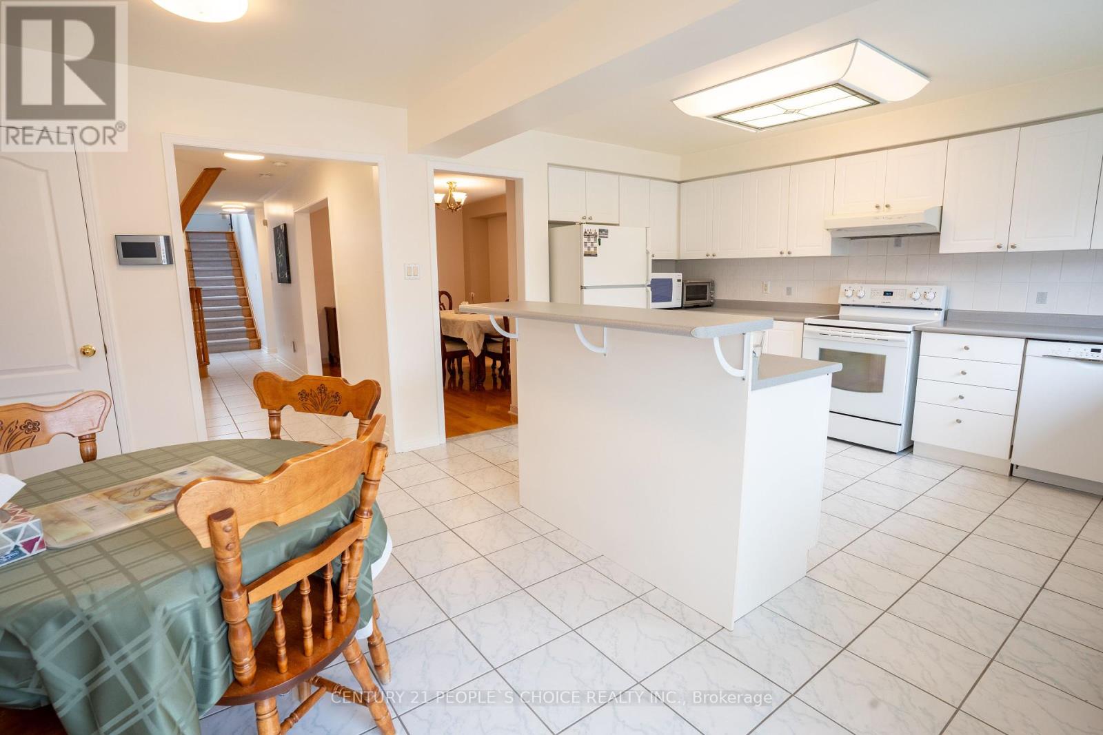 24 Tobosa Trail, Brampton, Ontario  L6R 2B4 - Photo 16 - W12106653