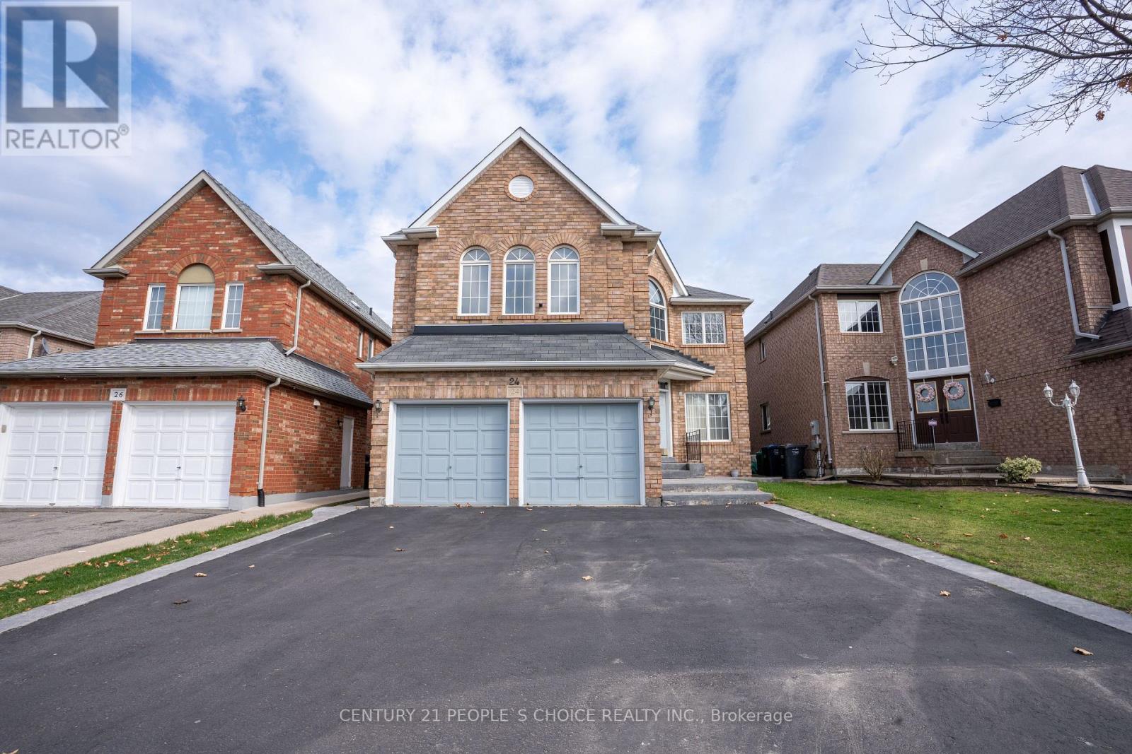 24 Tobosa Trail, Brampton, Ontario  L6R 2B4 - Photo 2 - W12106653