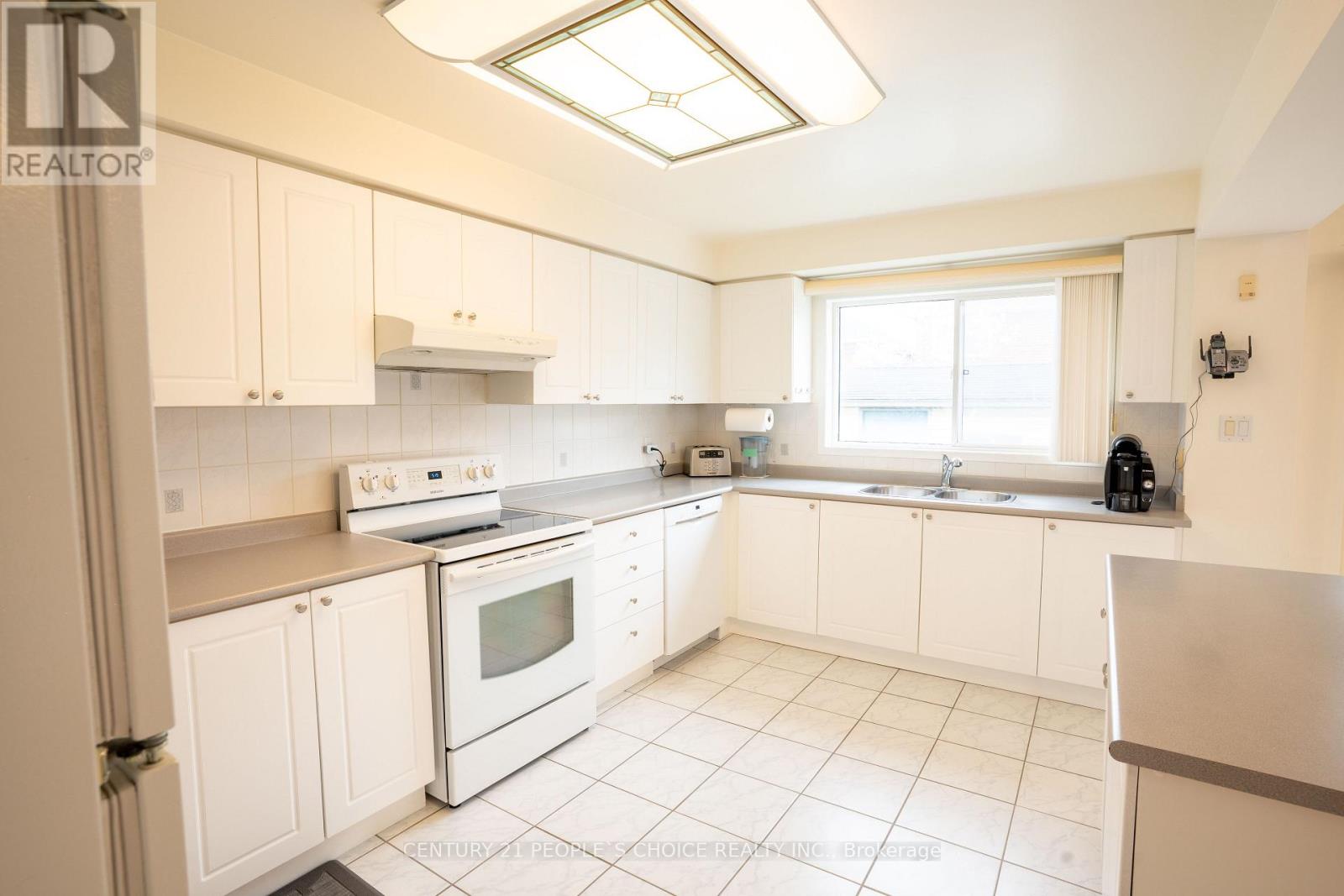 24 Tobosa Trail, Brampton, Ontario  L6R 2B4 - Photo 20 - W12106653