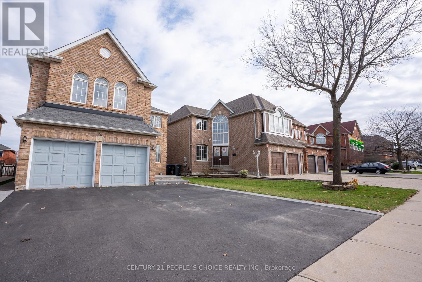 24 Tobosa Trail, Brampton, Ontario  L6R 2B4 - Photo 3 - W12106653