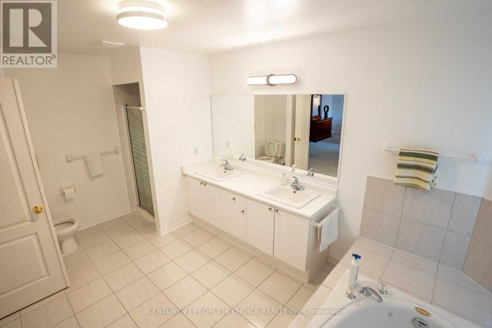 24 Tobosa Trail, Brampton, Ontario  L6R 2B4 - Photo 32 - W12106653