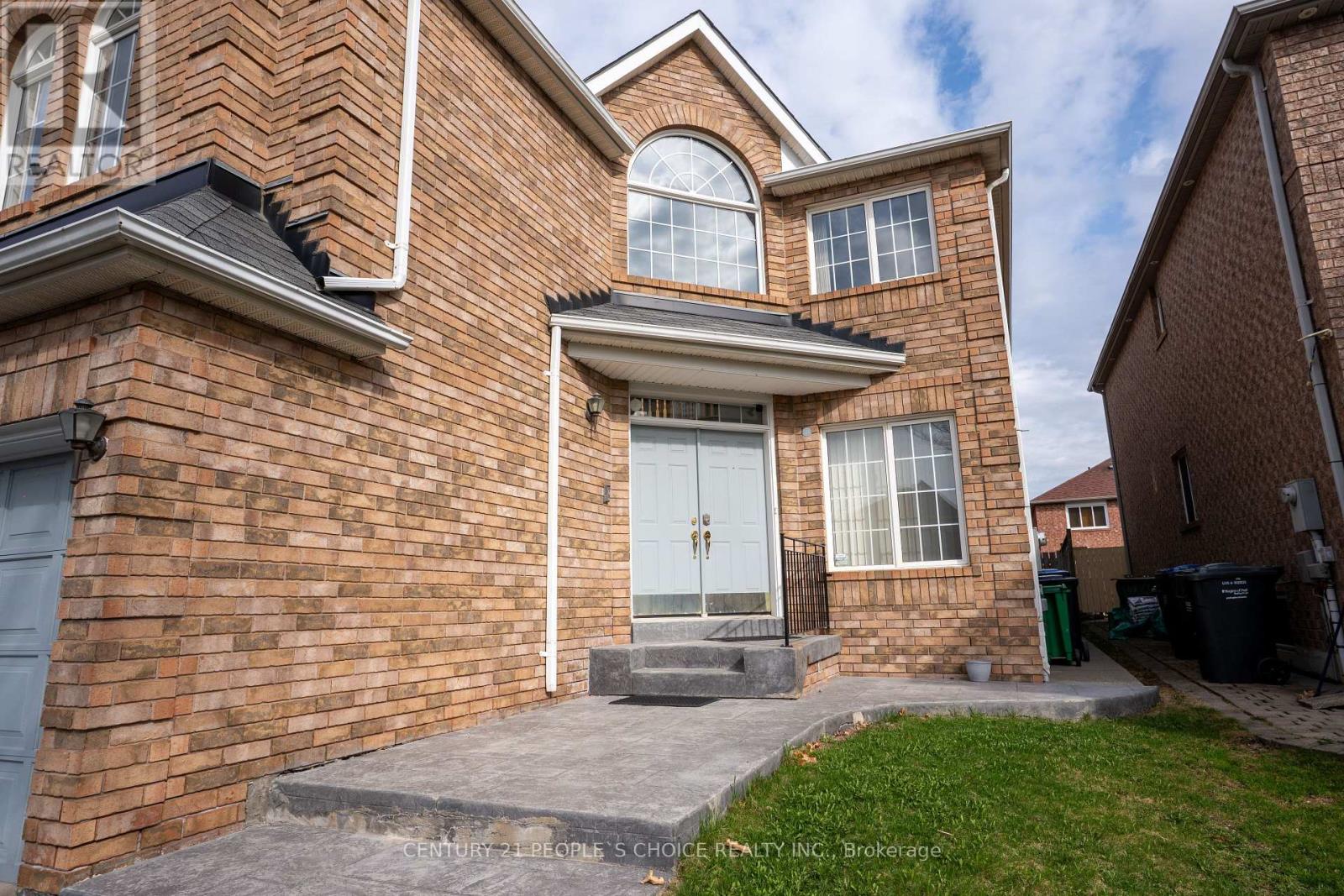 24 Tobosa Trail, Brampton, Ontario  L6R 2B4 - Photo 4 - W12106653