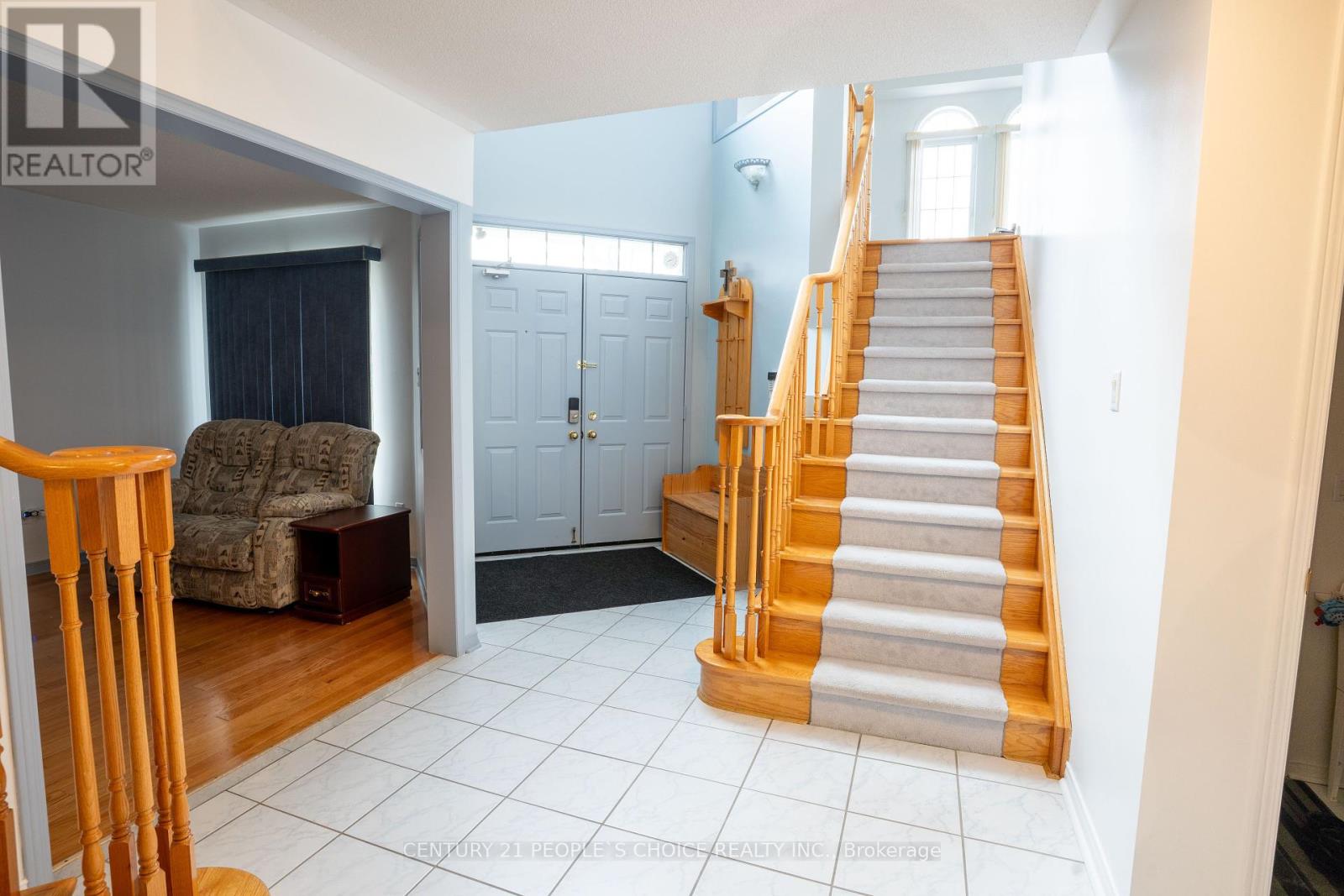 24 Tobosa Trail, Brampton, Ontario  L6R 2B4 - Photo 5 - W12106653