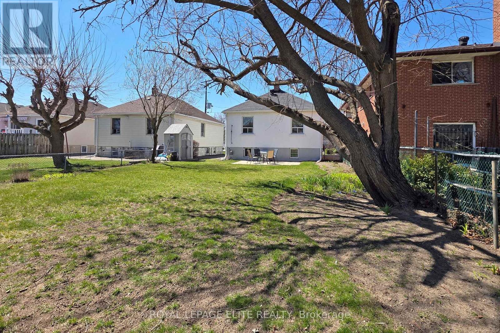 15 Stock Avenue, Toronto, Ontario  M8Z 5C3 - Photo 10 - W12090550
