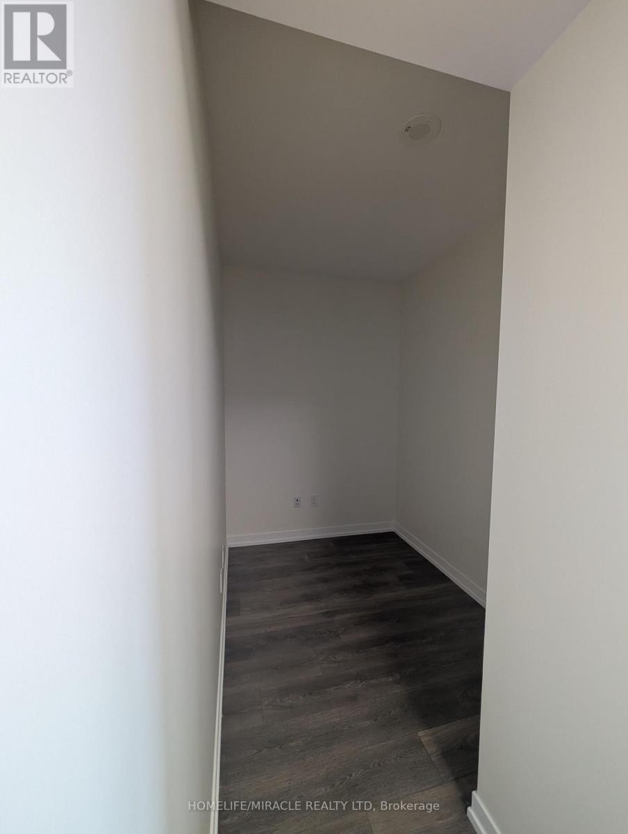 1611 - 2520 Eglinton Avenue W, Mississauga, Ontario  L5M 0Y4 - Photo 6 - W12106656