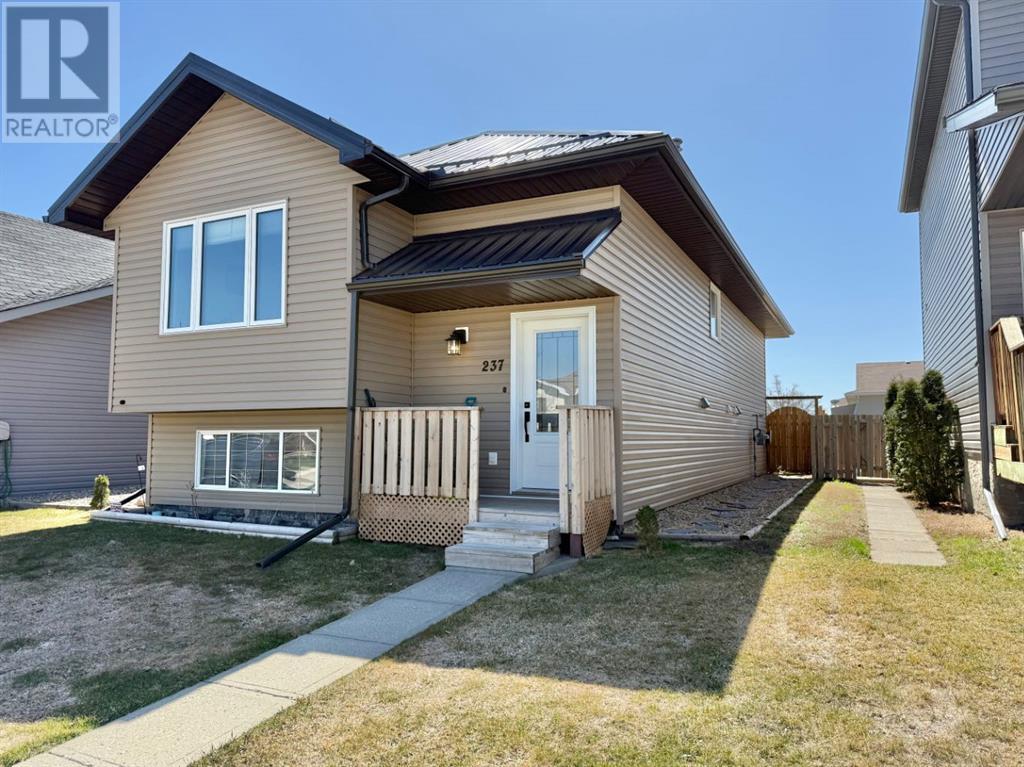 237 Upland Boulevard W, Brooks, Alberta  T1R 0R1 - Photo 2 - A2213380