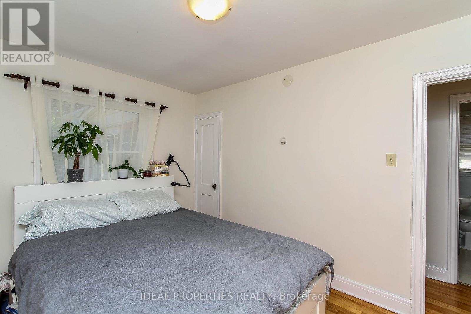 26 Clegg Street, Ottawa, Ontario  K1S 0H8 - Photo 10 - X12106667