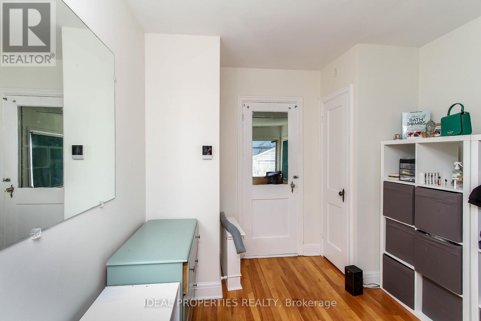 26 Clegg Street, Ottawa, Ontario  K1S 0H8 - Photo 11 - X12106667