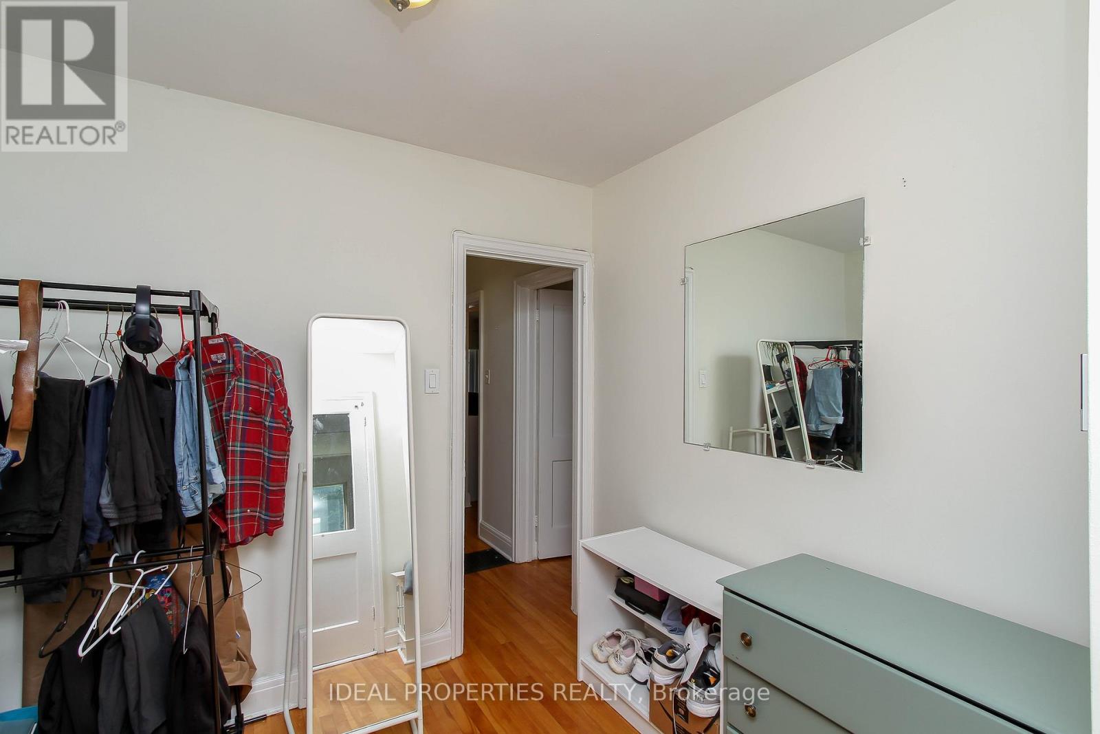 26 Clegg Street, Ottawa, Ontario  K1S 0H8 - Photo 12 - X12106667
