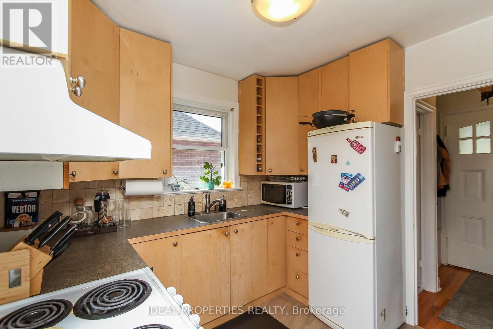 26 Clegg Street, Ottawa, Ontario  K1S 0H8 - Photo 5 - X12106667
