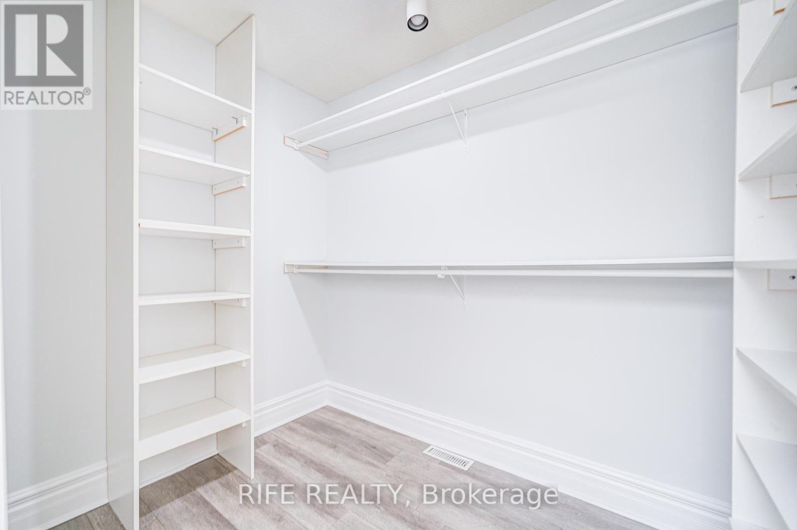 17 Bramble Drive, Toronto, Ontario  M3B 2E9 - Photo 27 - C12103243