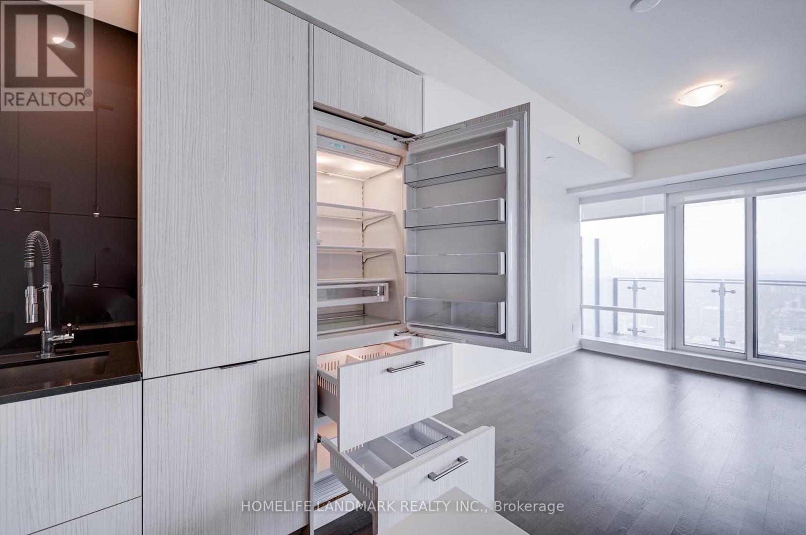6108 - 1 Bloor Street E, Toronto, Ontario  M4W 1A9 - Photo 16 - C12106682