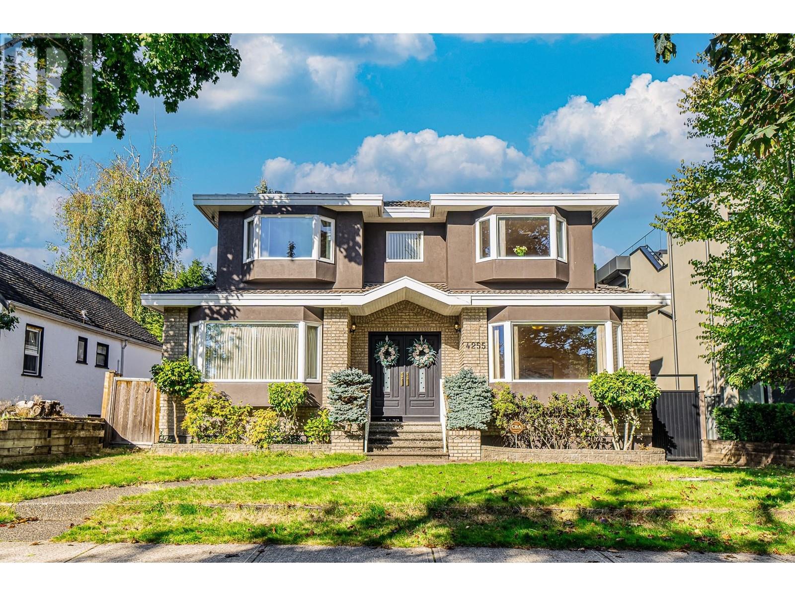 4255 W 15TH AVENUE, Vancouver
