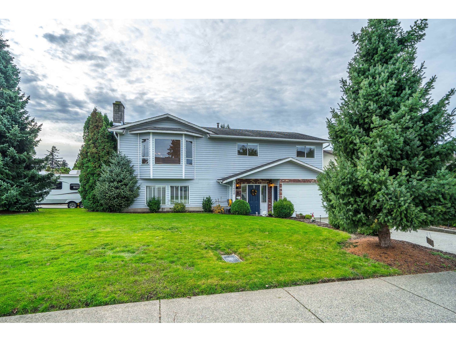 Property at 32650 CHEHALIS DRIVE image 2