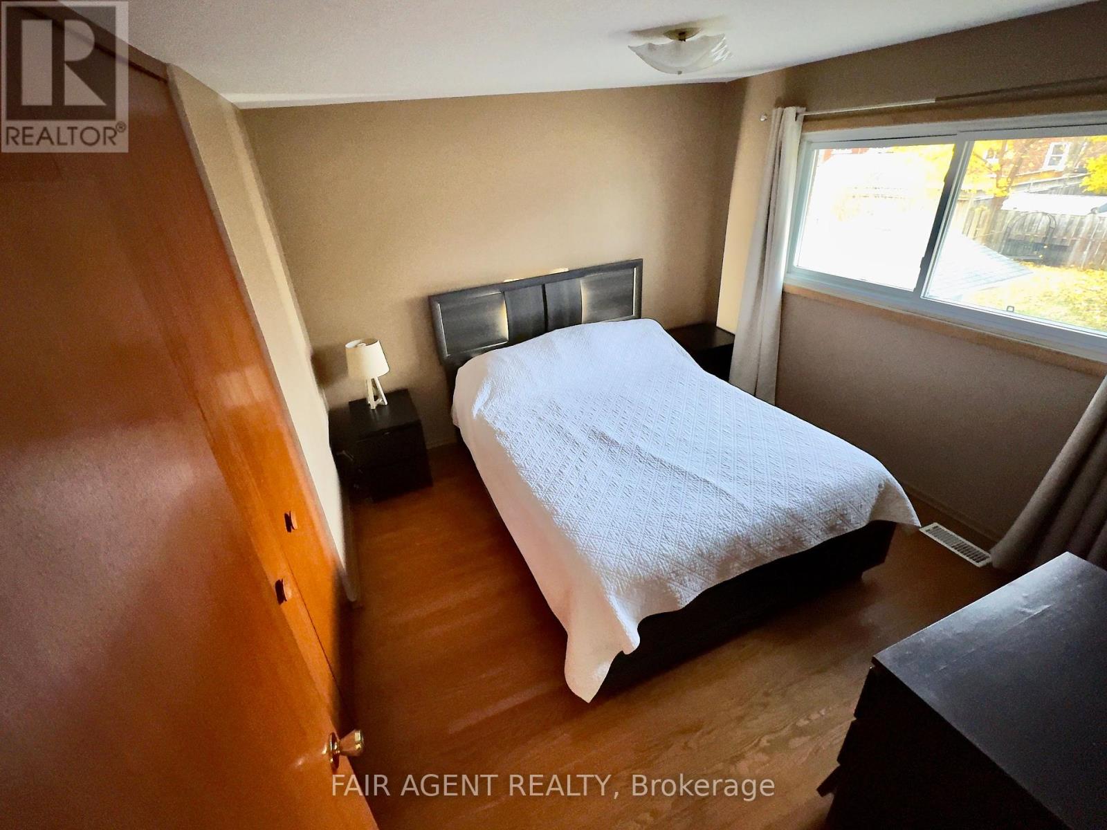 175 Fourth Avenue, Kitchener, Ontario  N2C 1P3 - Photo 11 - X12106706