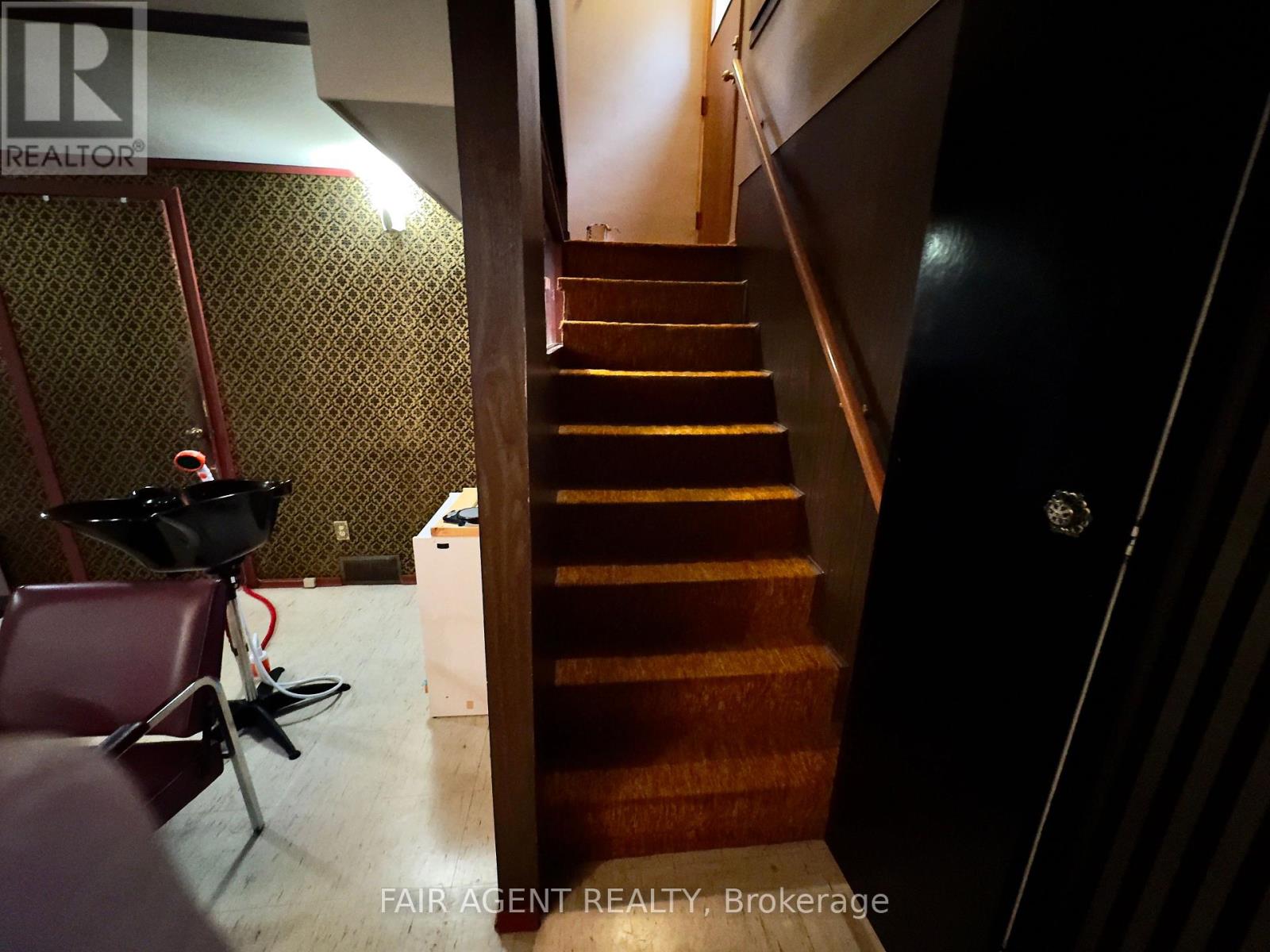 175 Fourth Avenue, Kitchener, Ontario  N2C 1P3 - Photo 17 - X12106706