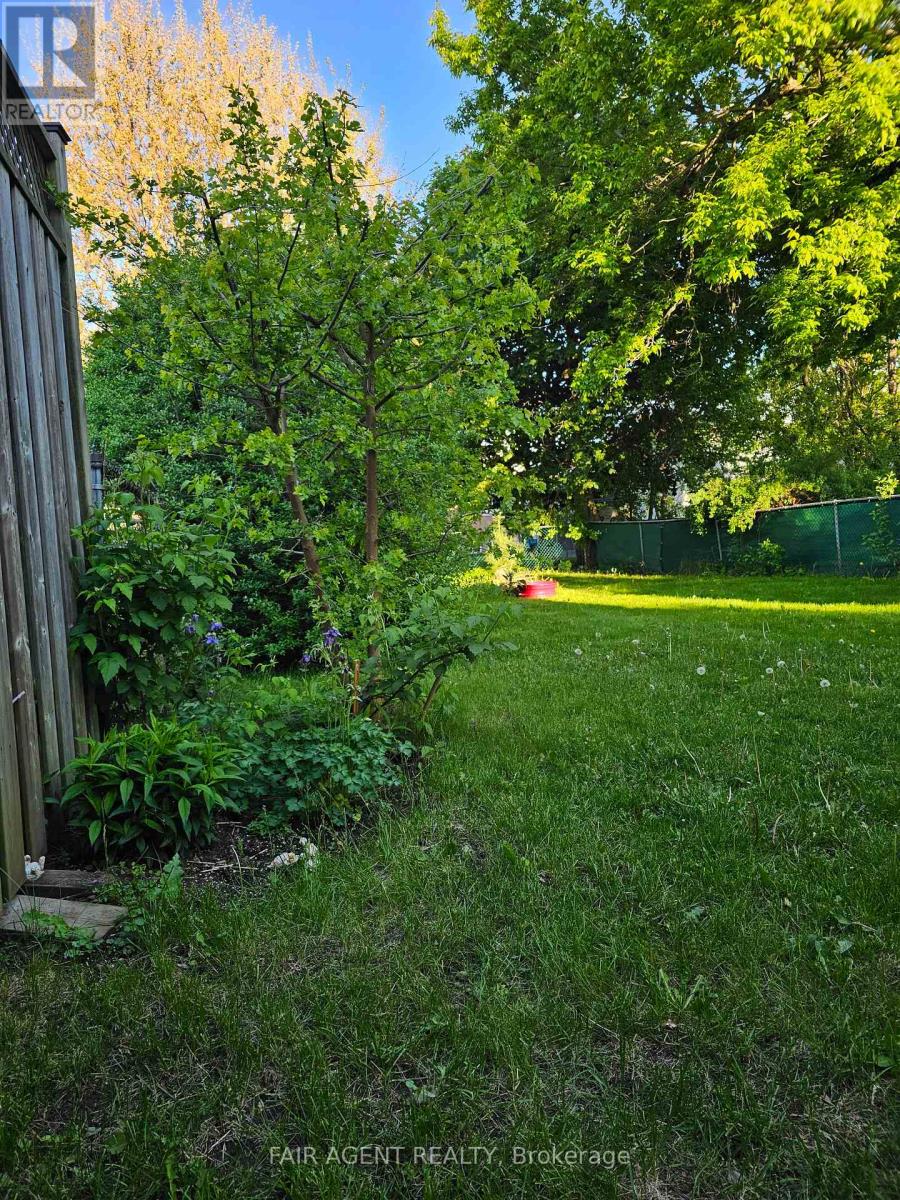 175 Fourth Avenue, Kitchener, Ontario  N2C 1P3 - Photo 23 - X12106706