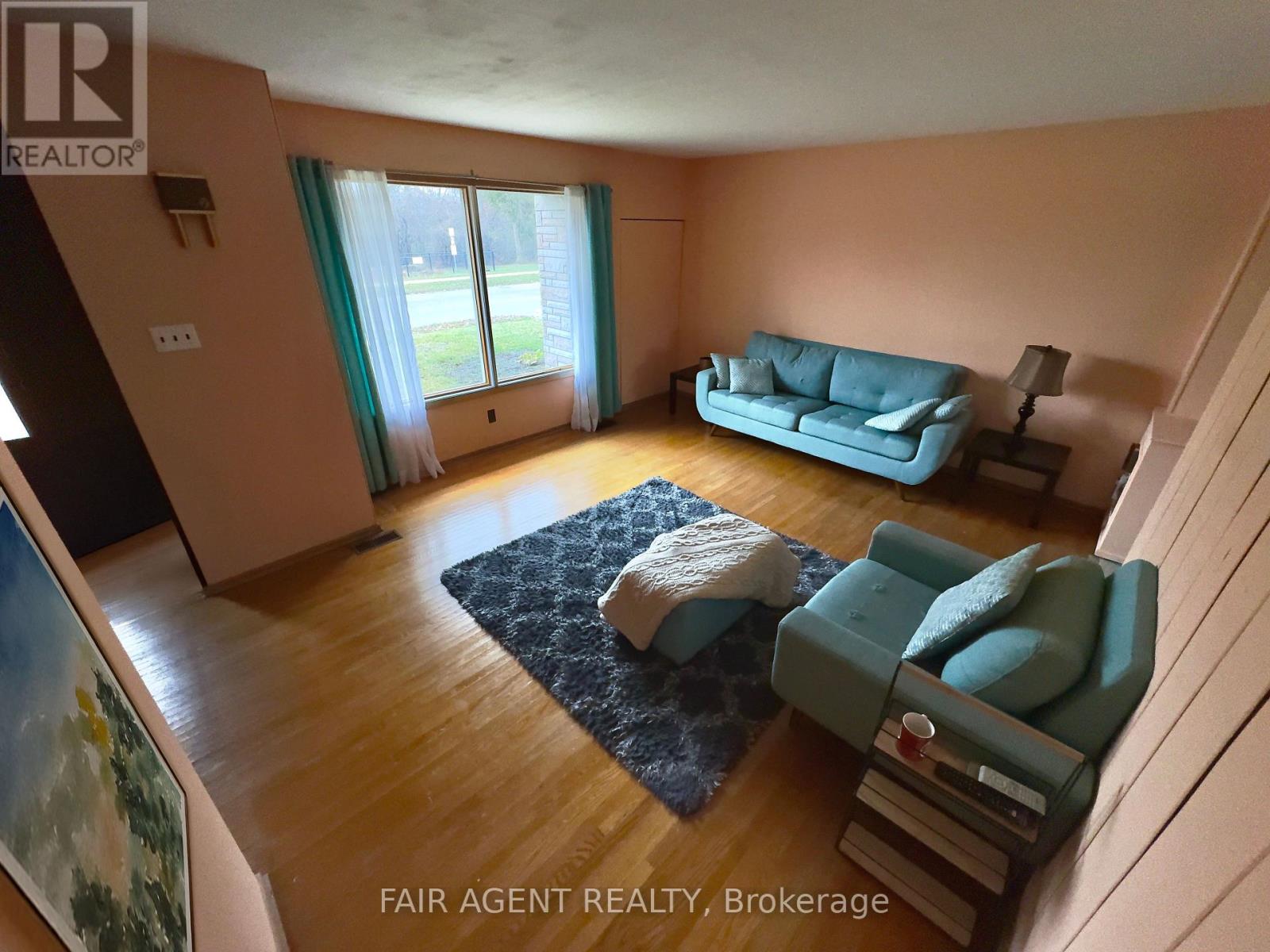 175 Fourth Avenue, Kitchener, Ontario  N2C 1P3 - Photo 4 - X12106706