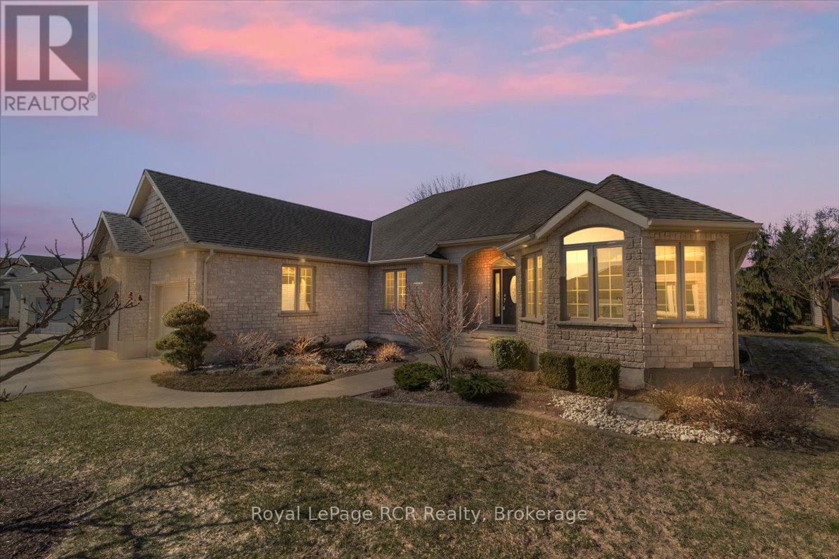 Property at 98 11TH AVENUE image 3