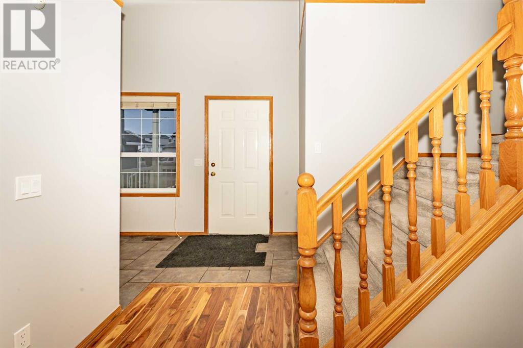 Property at 43 Anaheim Crescent NE image 4