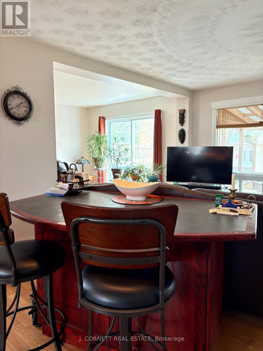 Property at 1004 PESCOD STREET image 4