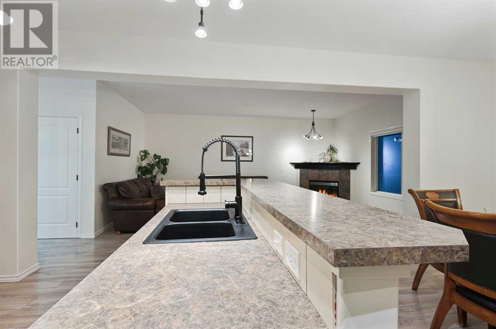222 Westmount Crescent, Okotoks, Alberta  T1S 2J2 - Photo 21 - A2205201