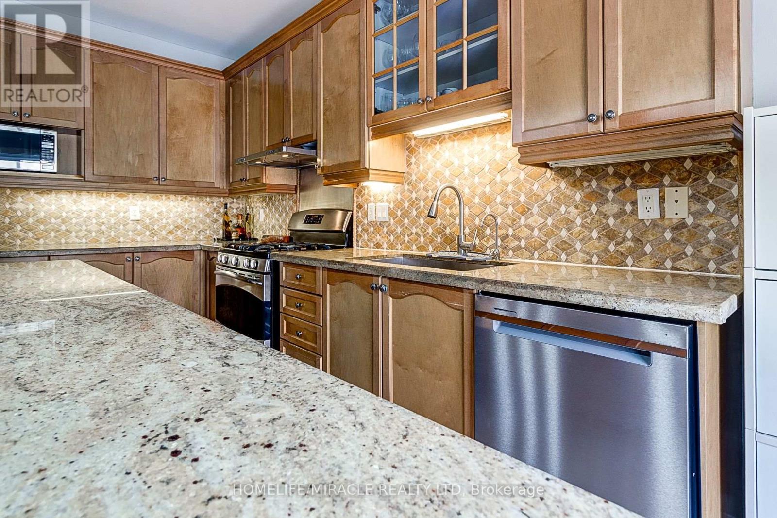 185 Palacebeach Trail, Hamilton, Ontario  L8E 0C2 - Photo 27 - X12106762