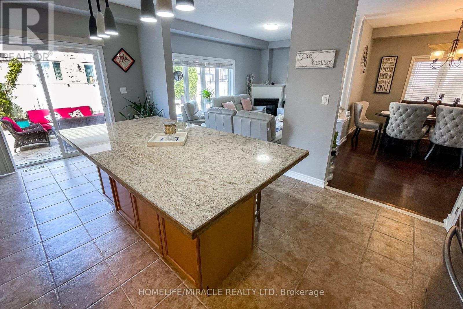 185 Palacebeach Trail, Hamilton, Ontario  L8E 0C2 - Photo 28 - X12106762