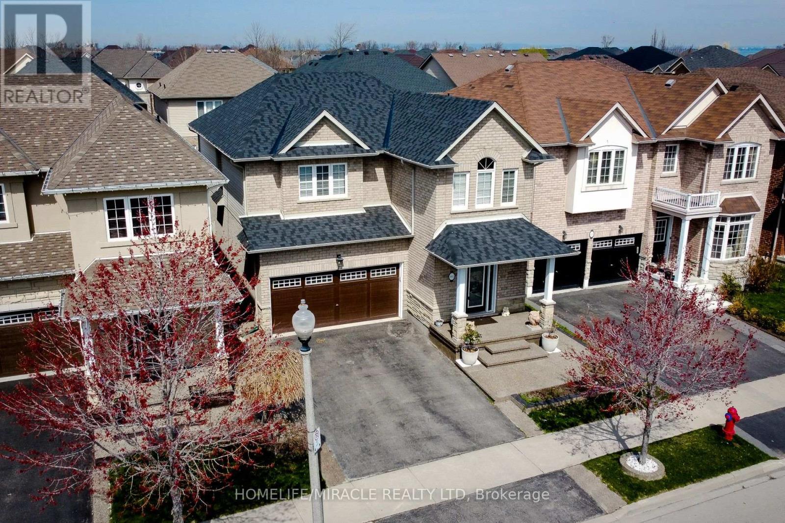 185 Palacebeach Trail, Hamilton, Ontario  L8E 0C2 - Photo 5 - X12106762