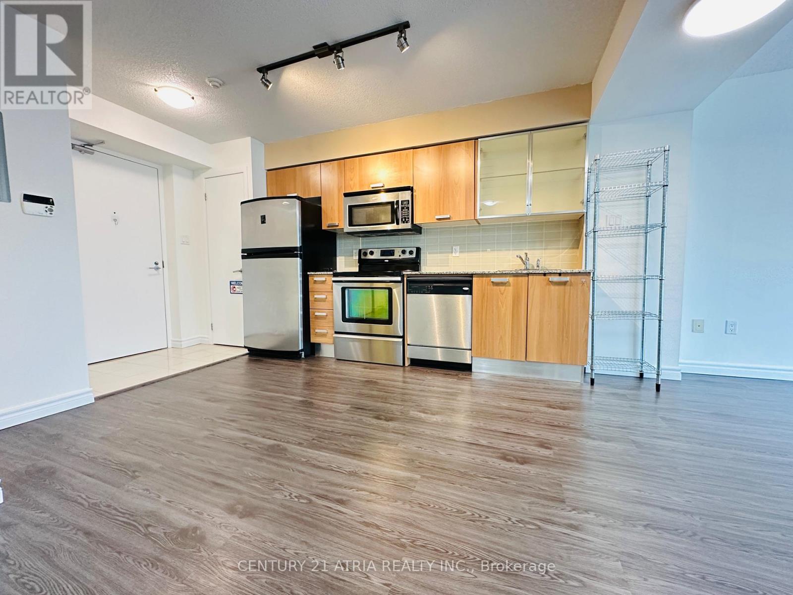 710 - 37 Grosvenor Street, Toronto, Ontario  M4Y 3G5 - Photo 2 - C12106803