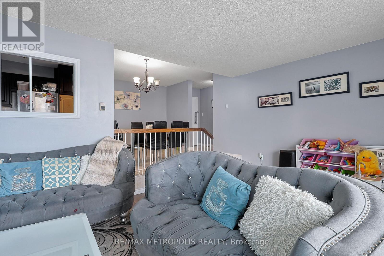 902 - 5 San Romano Way, Toronto, Ontario  M3N 2Y4 - Photo 11 - W12105532