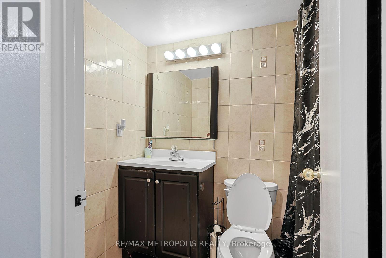 902 - 5 San Romano Way, Toronto, Ontario  M3N 2Y4 - Photo 16 - W12105532