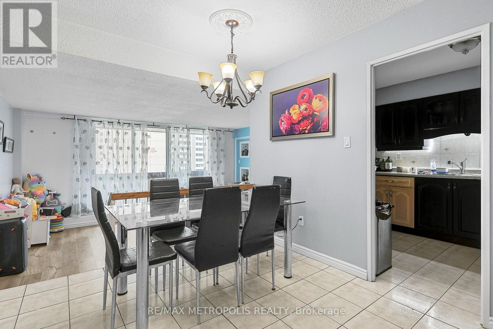 902 - 5 San Romano Way, Toronto, Ontario  M3N 2Y4 - Photo 7 - W12105532